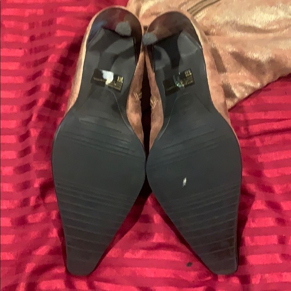 Boots - Picture 3 of 6